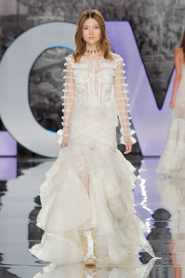 ilovebrides.pt Yolan Cris 2018 Barcelona Bridal Fashion Week 2017